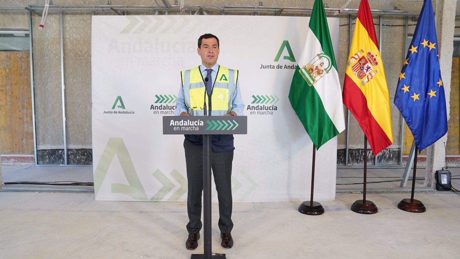 Moreno anuncia que reforzará la sanidad andaluza con 50 millones de euros para paliar la pandemia
