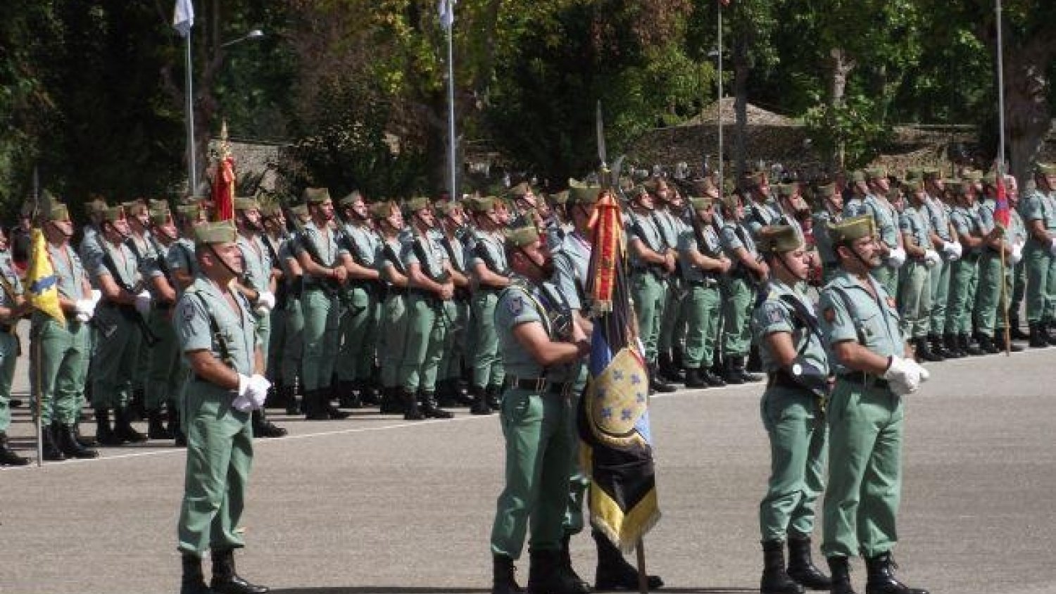 La Legión Española es galardonada con la Medalla de la Ciudad por el Ayuntamiento de Málaga