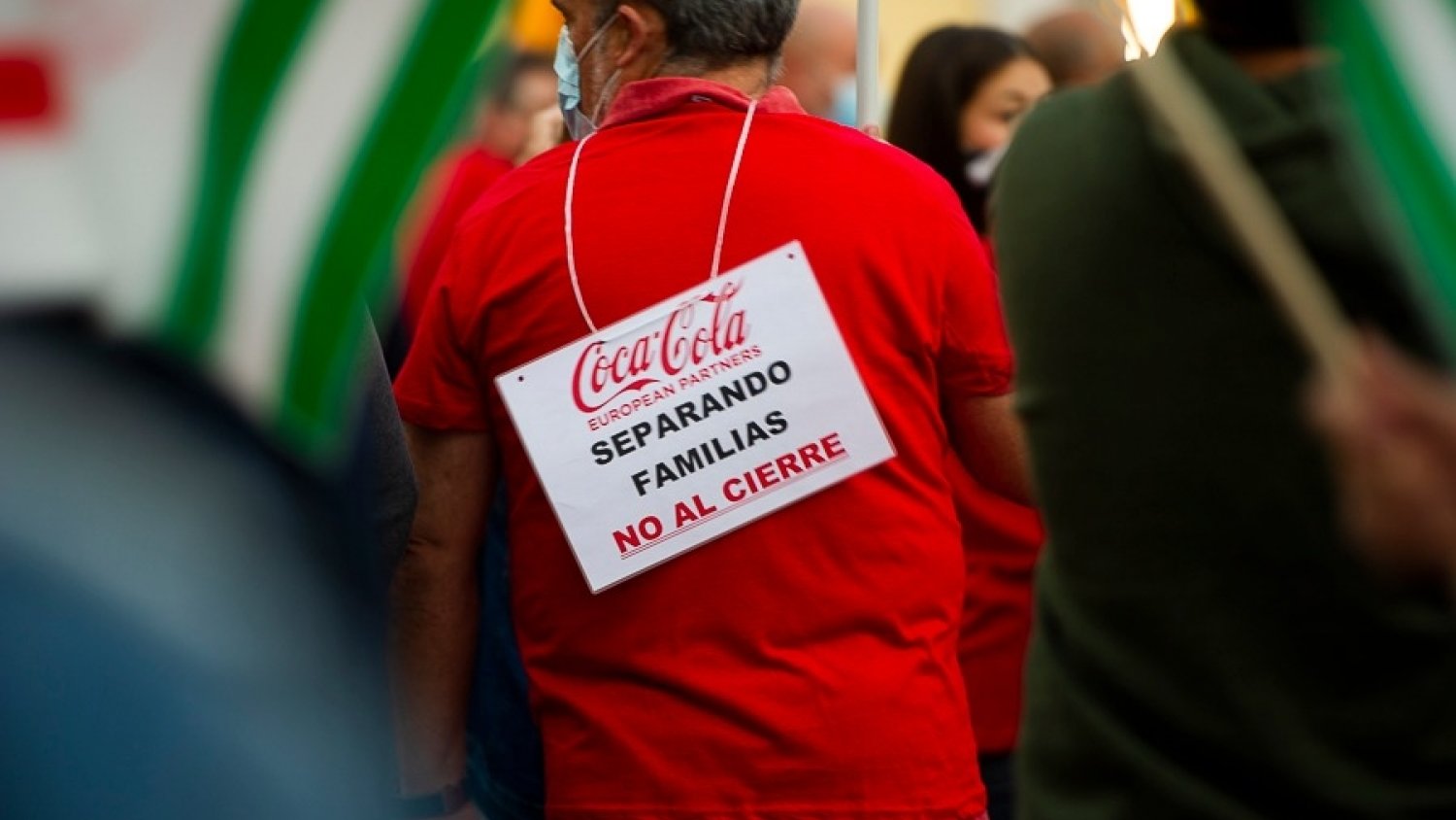 Concentración de CCOO por las más de las 78 familias que pierden su empleo en Coca- Cola Málaga