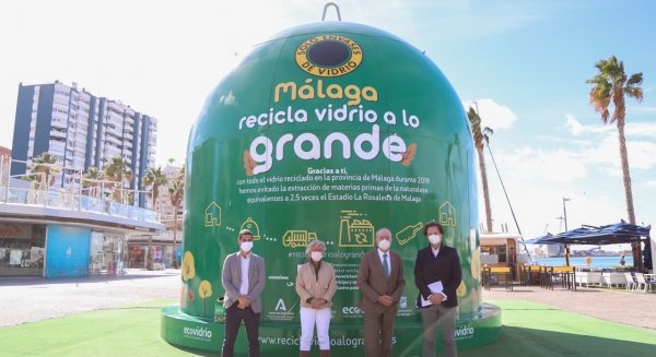 Málaga acoge la campaña ‘Andalucía recicla vidrio a lo grande’ para sensibilizar a la población con el reciclaje