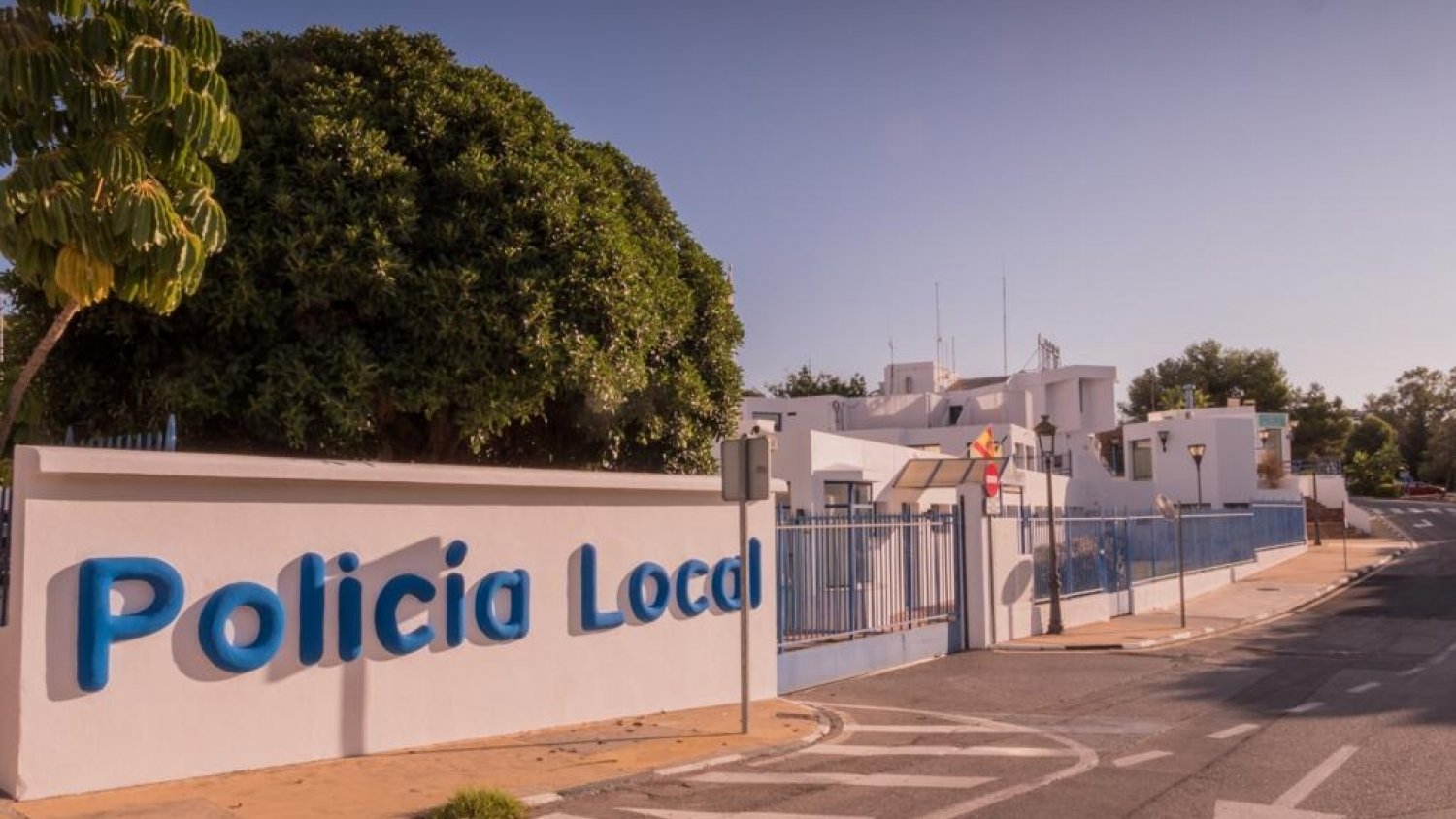 El BOJA publica la convocatoria del Ayuntamiento de Estepona para 9 nuevas plazas de Policía Local