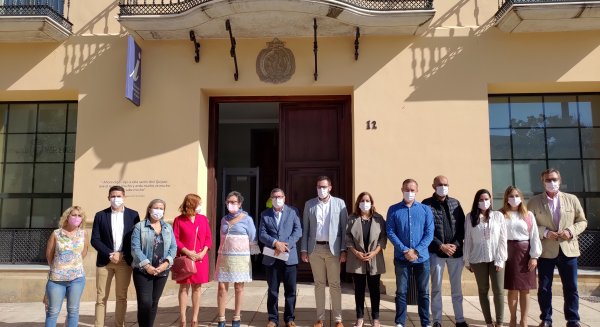Vélez-Málaga conmemora el Día Internacional Contra el Cáncer de Mama para concienciar a la ciudadanía