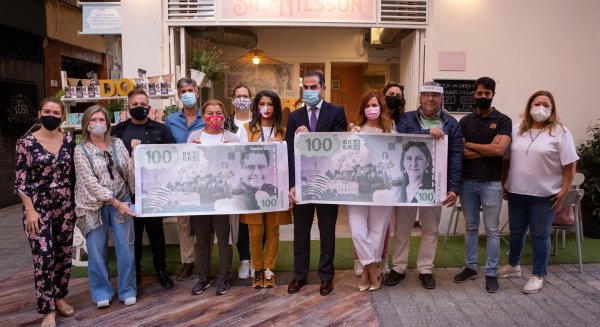 Bankinter homenajea a los comercios de Málaga convirtiéndoles en los protagonistas de sus billetes