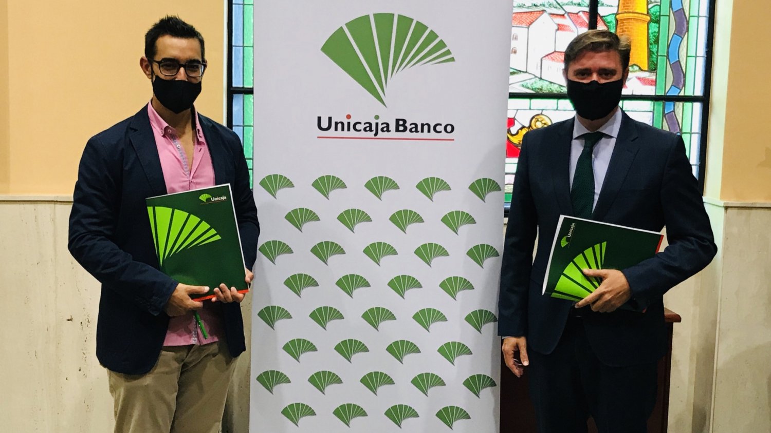 Unicaja renueva su acuerdo con empresarios de Antequera de ACIA para impulsar su actividad por el COVID