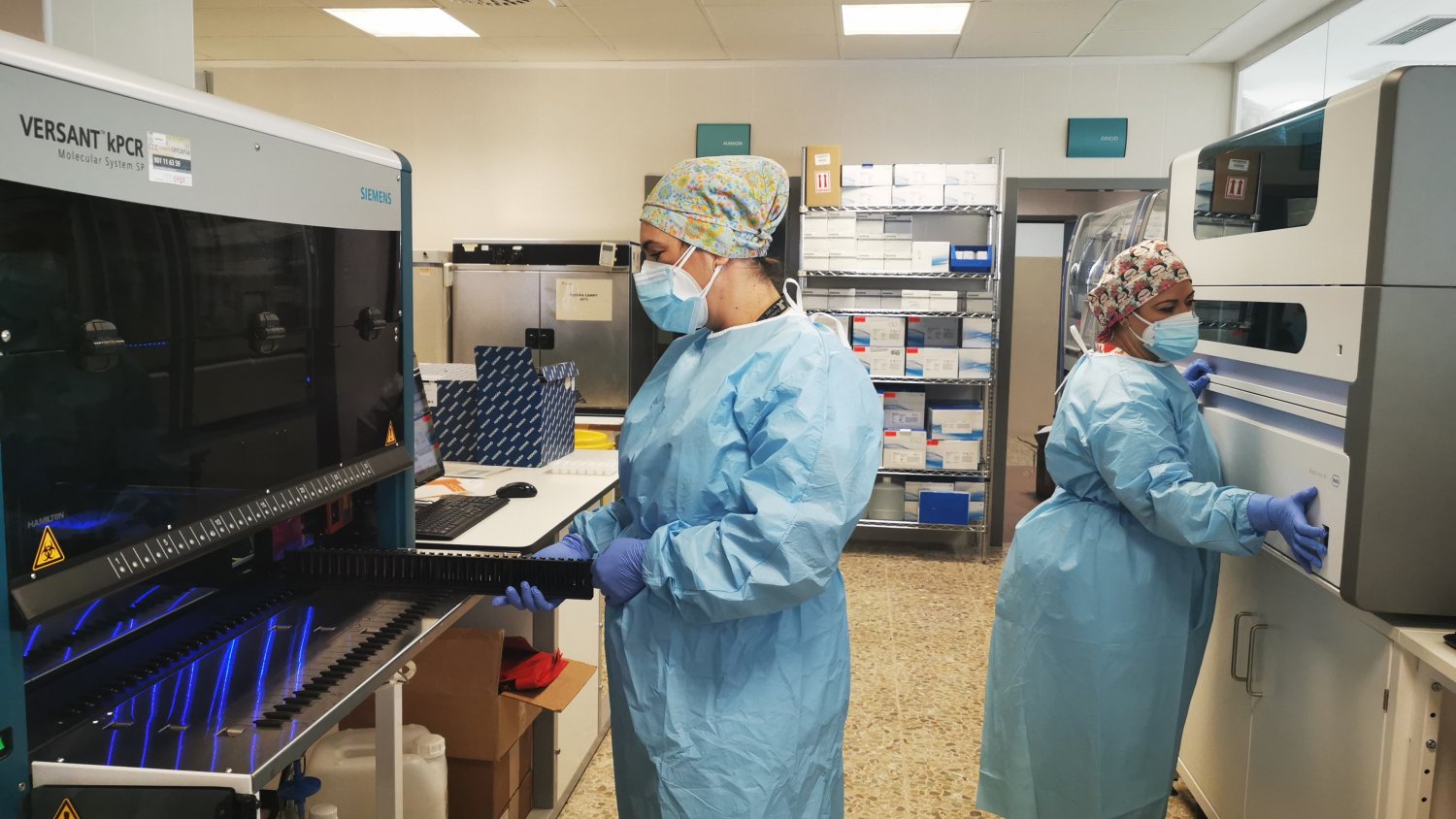 El Hospital Costa del Sol pone en marcha los robots ‘VERSANT kPCR’ y ‘MagnaPure 96’ para el COVID