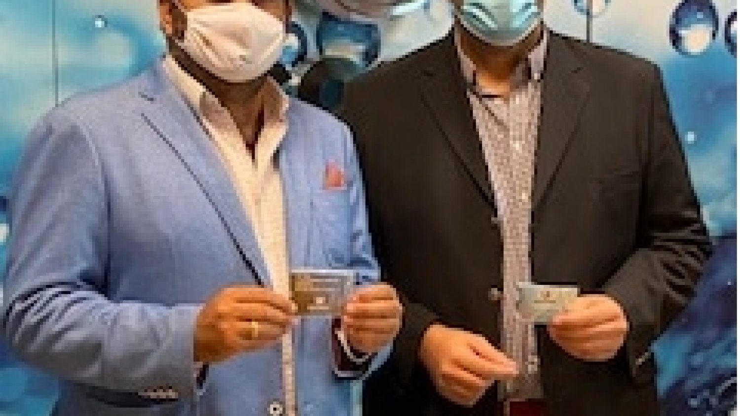 Acosol reparte 12.500 fundas de mascarilla para que los ciudadanos no las arrojen al inodoro