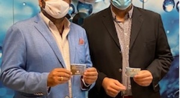 Acosol reparte 12.500 fundas de mascarilla para que los ciudadanos no las arrojen al inodoro