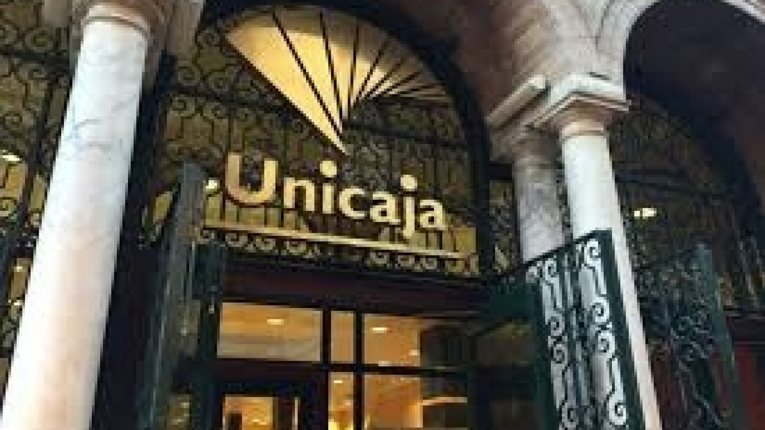 Unicaja Banco y Liberbank confirman tener 