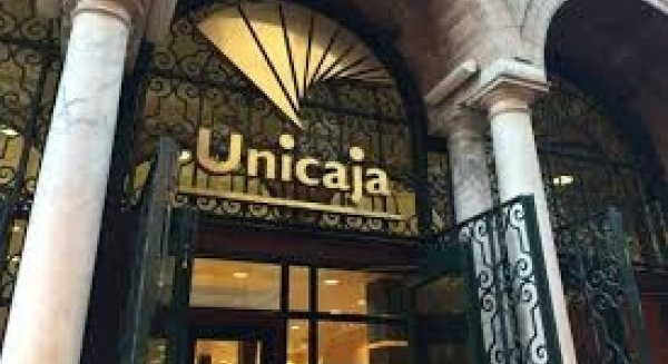 Unicaja Banco y Liberbank confirman tener 