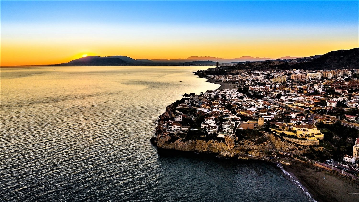 Rincón de la Victoria se adhiere a la Red de Destinos Turísticos Inteligentes