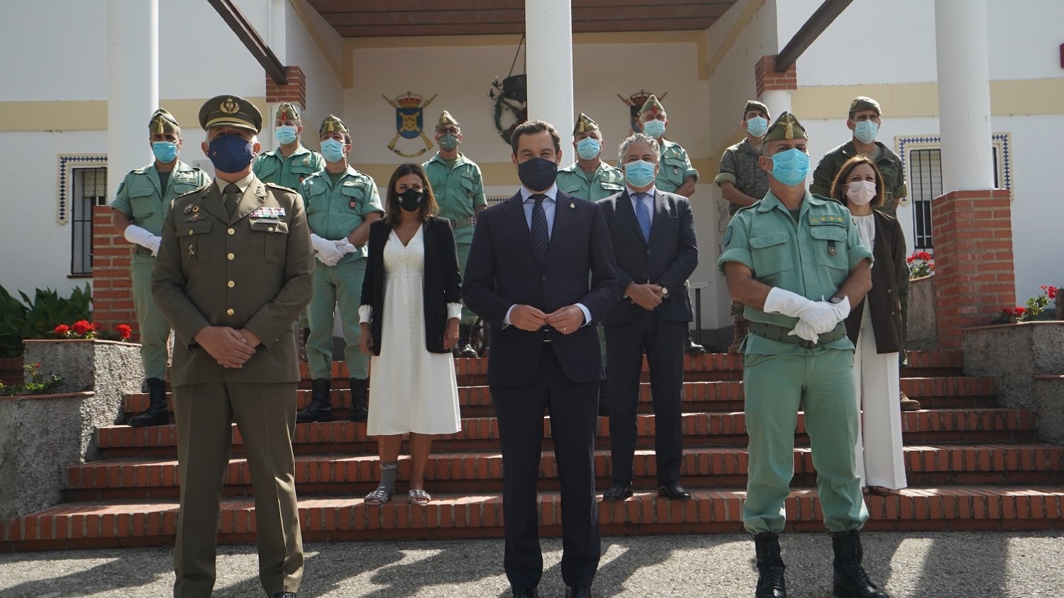 Moreno reconoce en Ronda a la Legión por sus cien años de servicio incondicional a España