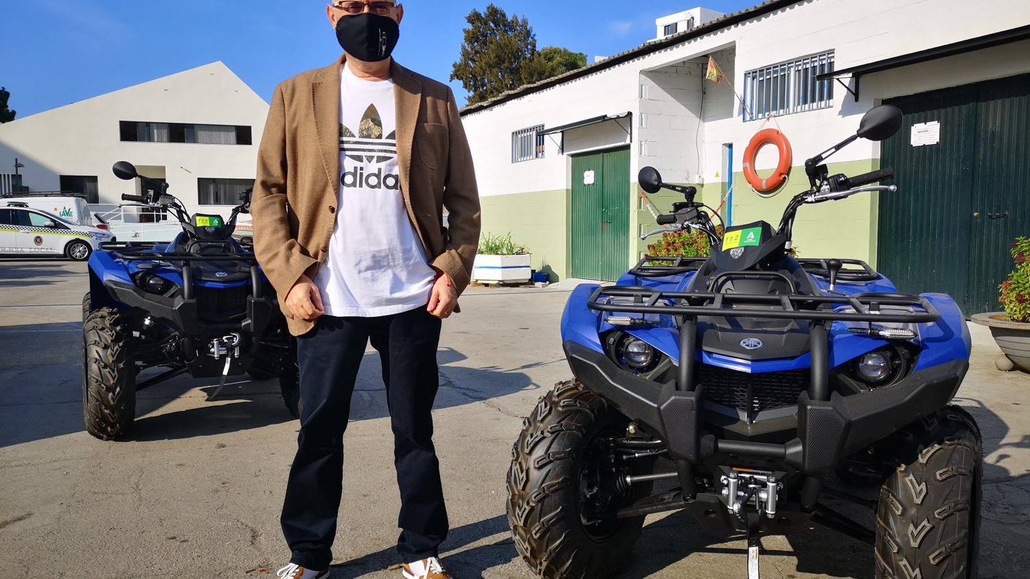 Playas incorpora dos vehículos quads para labores de trabajo en todo el litoral de Vélez-Málaga