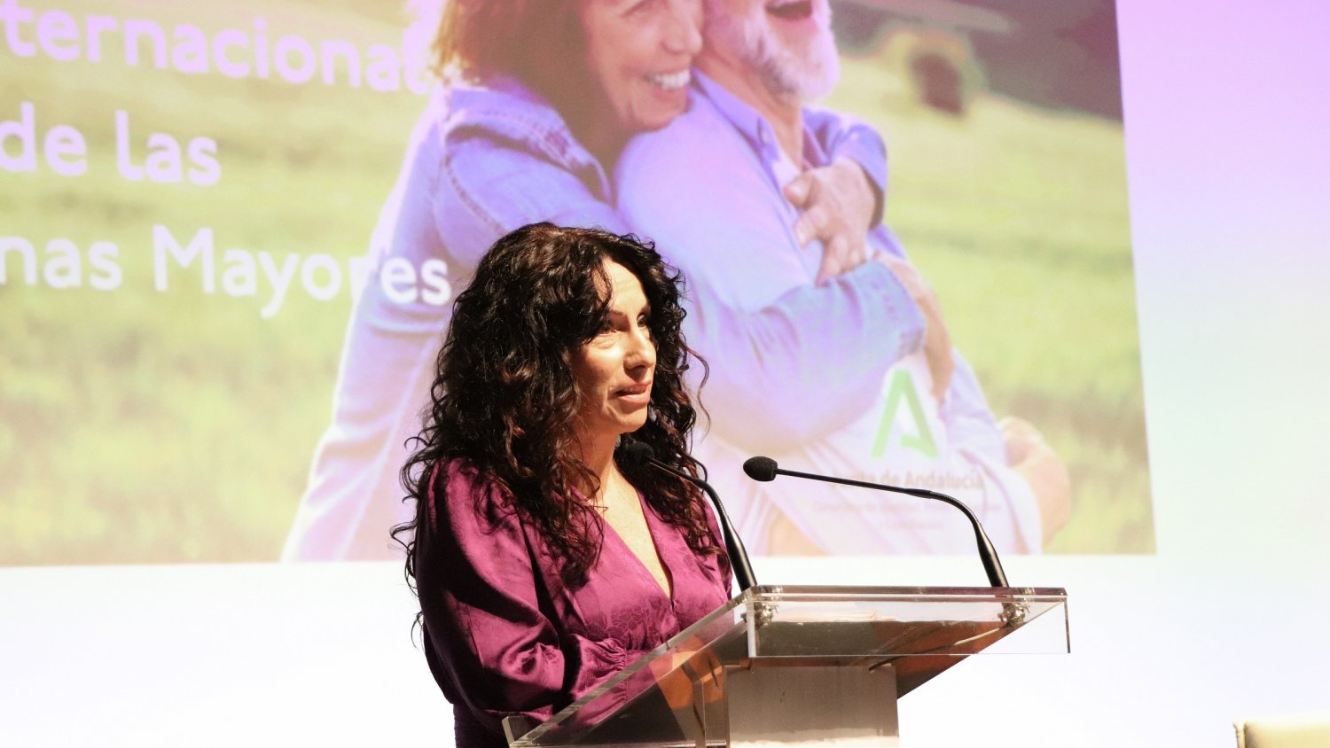 Andalucía presenta su I Plan Estratégico para Mayores con una inversión prevista de 145 millones de euros