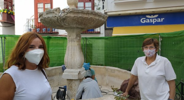 El Ayuntamiento de Vélez-Málaga inicia los trabajos de restauración de la fuente de San Francisco