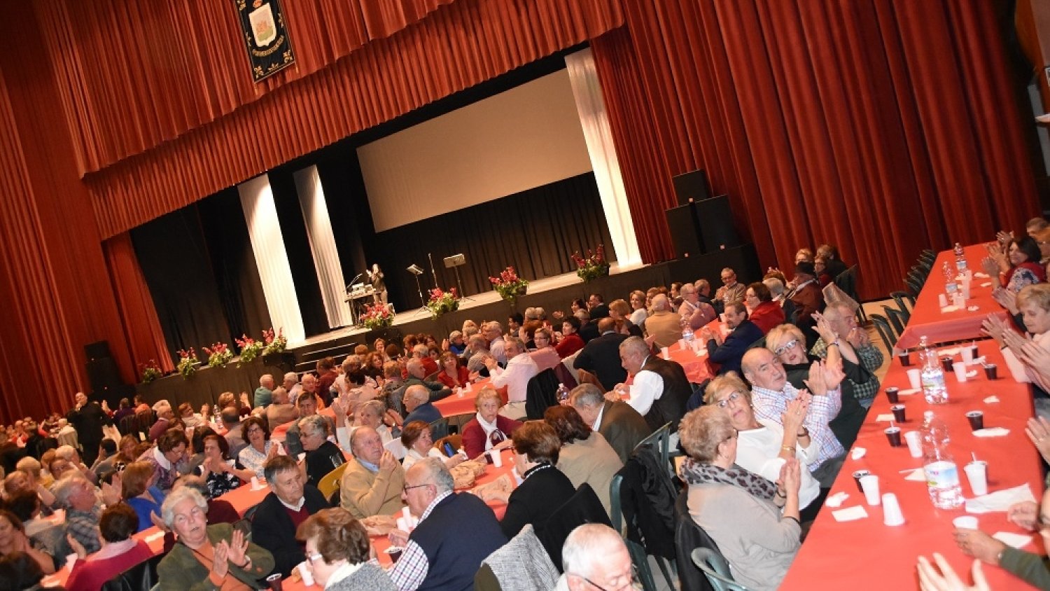 Fuengirola invita a los mayores a la Gran Fiesta de Año Nuevo en el Palacio de la Paz