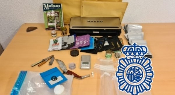 Detenidos tres jóvenes relacionados con un paquete de marihuana enviado desde Málaga a Pamplona