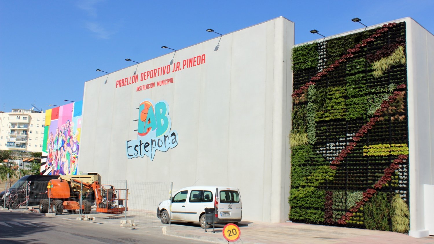 El proyecto ‘Estepona, Jardín de la Costa del Sol’ avanza con un jardín vertical en el pabellón Pineda