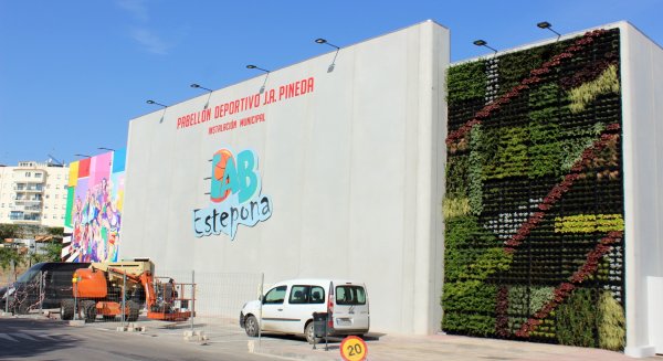 El proyecto ‘Estepona, Jardín de la Costa del Sol’ avanza con un jardín vertical en el pabellón Pineda