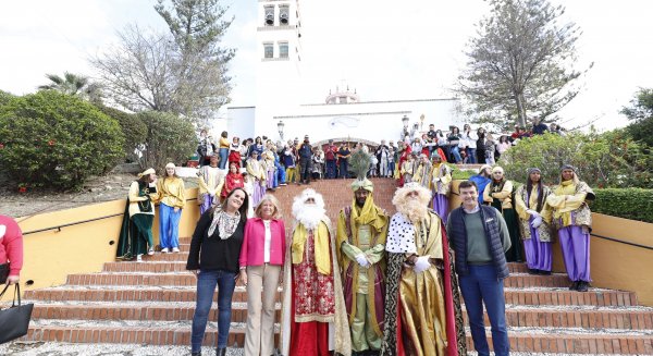 Nueva Andalucía celebra su Cabalgata de Reyes Magos con un desfile por sus calles