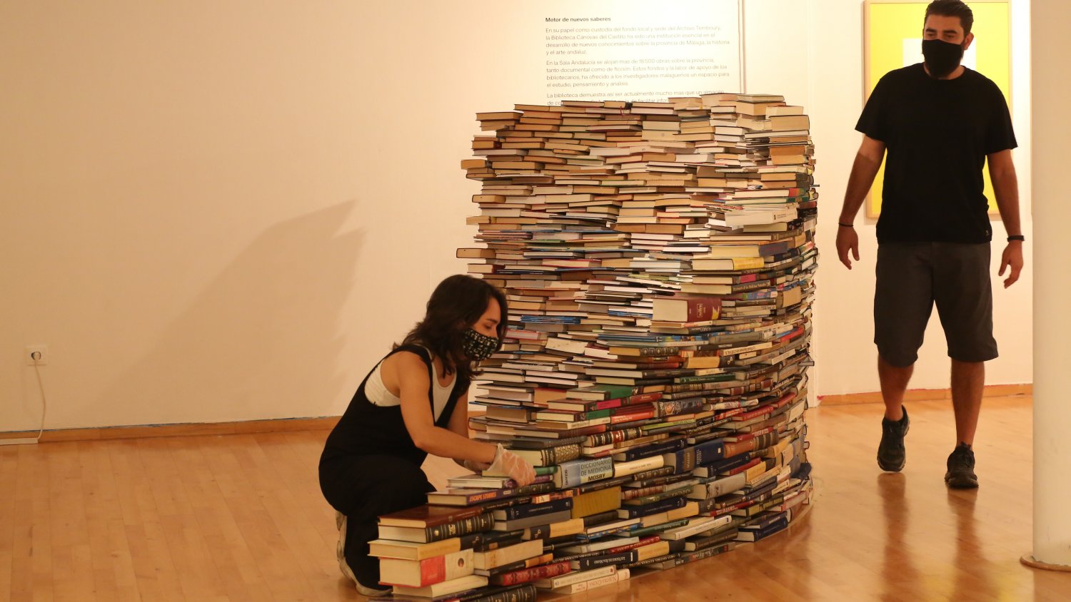 La biblioteca Cánovas del Castillo celebra su 70 aniversario con una exposición conmemorativa