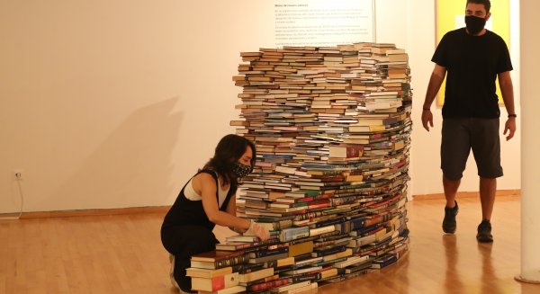La biblioteca Cánovas del Castillo celebra su 70 aniversario con una exposición conmemorativa