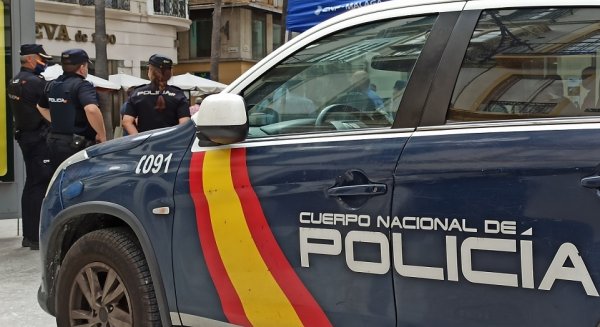 Policía Nacional detiene en Málaga dos hermanas por apuñalar en la espalda a una vecina durante una pelea