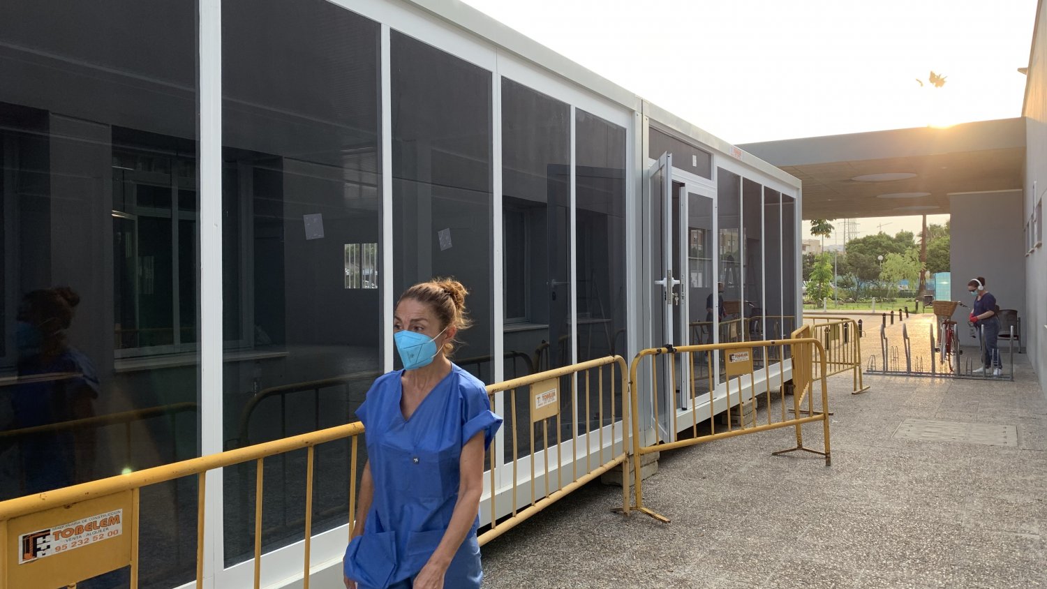 Urgencias del Hospital Virgen de la Victoria traslada la sala de espera para familiares y acompañantes