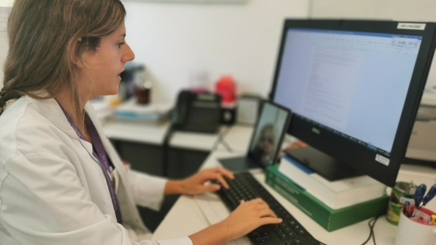 El Costa del Sol implanta un programa de Telefarmacia acercando el farmacéutico hospitalario al entorno del paciente