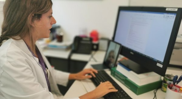 El Costa del Sol implanta un programa de Telefarmacia acercando el farmacéutico hospitalario al entorno del paciente