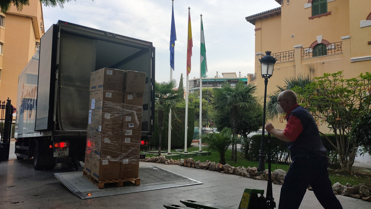 La Subdelegación del Gobierno reparte 532.000 mascarillas a los ayuntamientos de Málaga