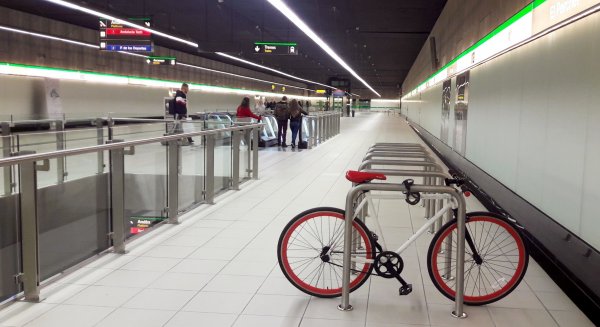 Metro de Málaga ofrece en sus estaciones aparcamientos seguros para 106 bicicletas