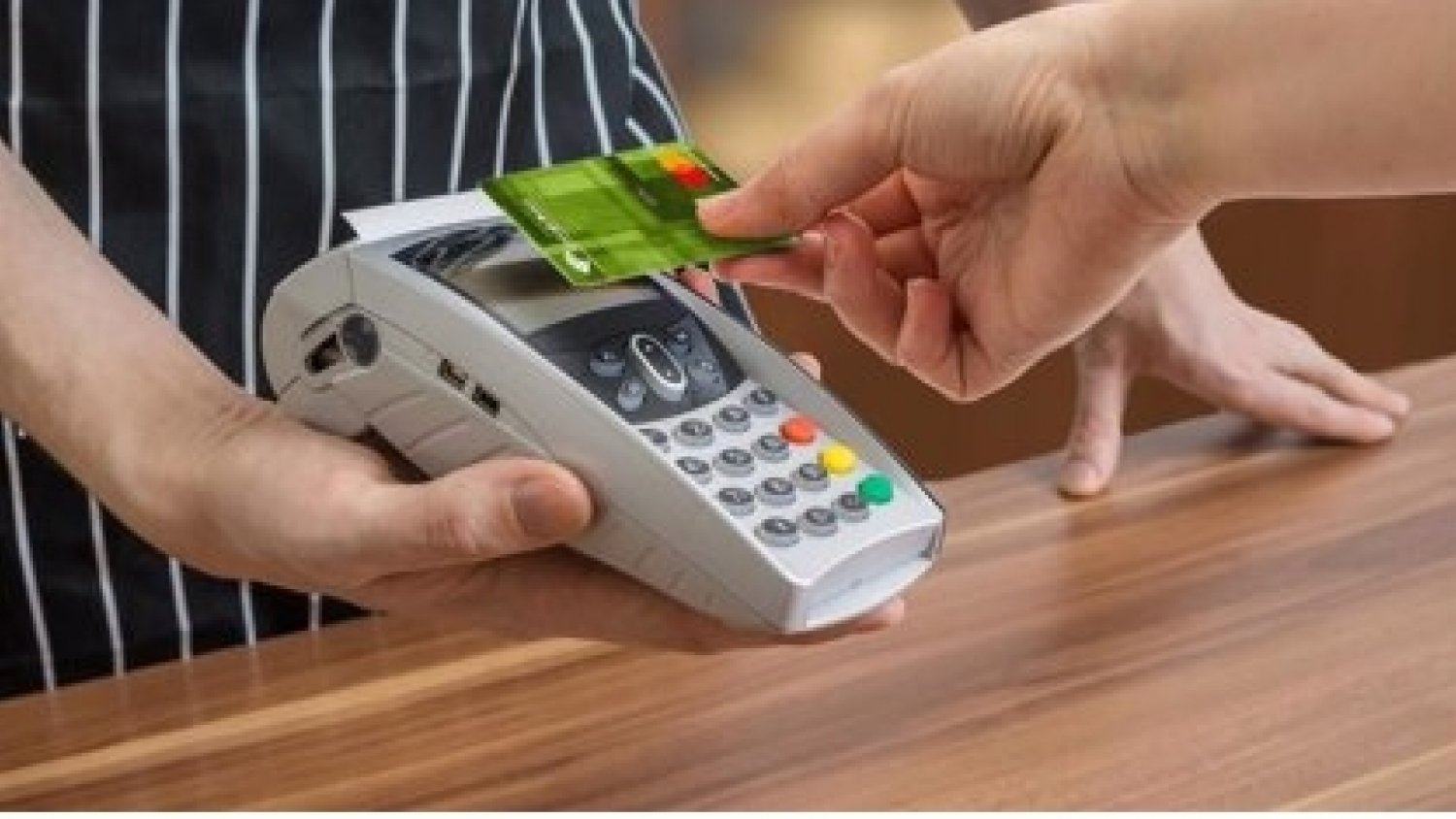 Unicaja Banco incentiva el uso de tarjetas de pago con un sorteo de 10 tarjetas regalo de 200 euros