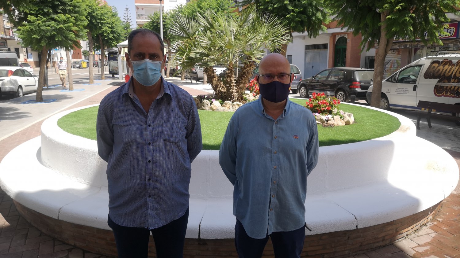Medio Ambiente inicia un nuevo plan de actuación diario en el entorno de los colegios de Vélez-Málaga