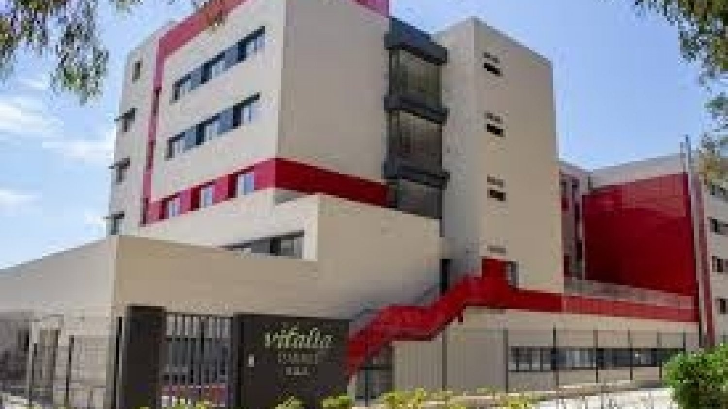 IU pide a la Junta medidas para frenar el nivel de contagios en la residencia Vitalia Teatinos