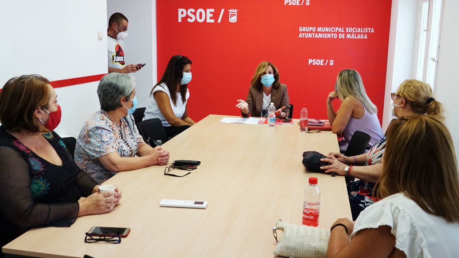 PSOE exige 200 contrataciones a través de LIMPOSAM para limpiar los colegios de Málaga