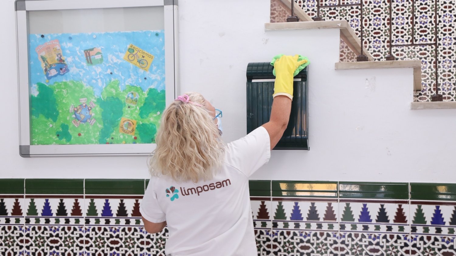 Málaga realiza un plan de desinfección en los colegios aumentando limpiadores y presupuesto