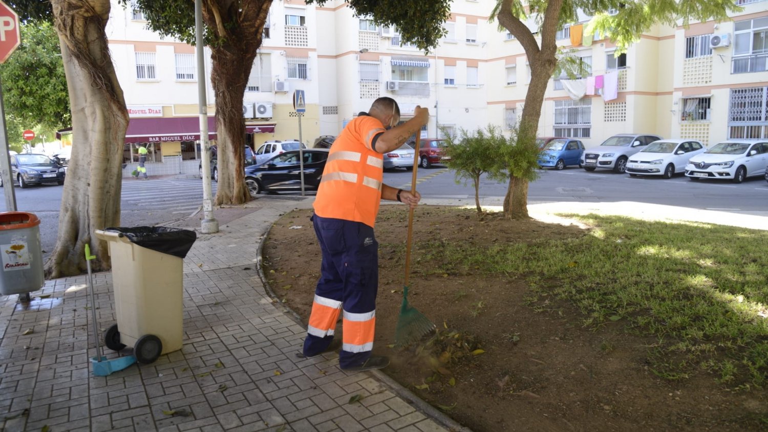 El Ayuntamiento informa que  continúa con las mejoras en la barriada Parque Torremolinos