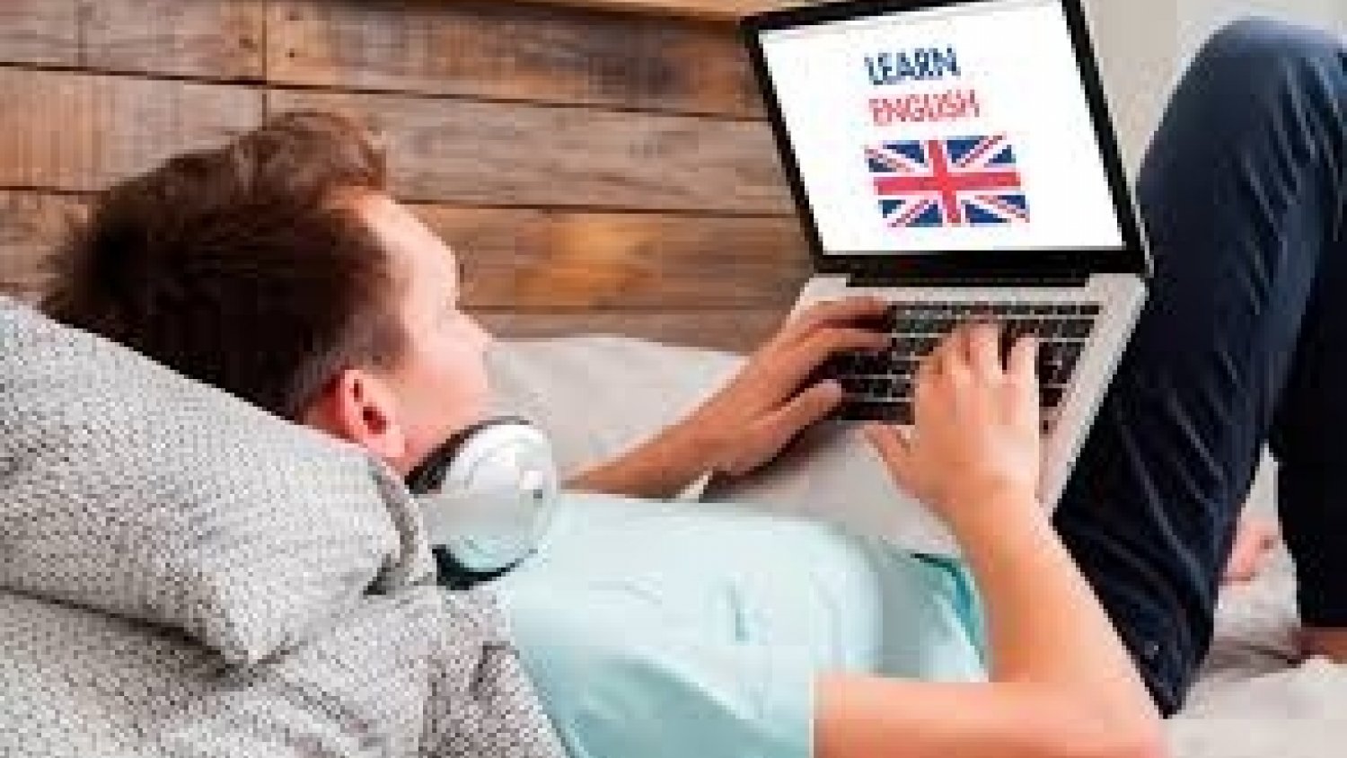 El Ayuntamiento de Estepona abre el plazo de solicitud de las becas para formar en inglés a desempleados