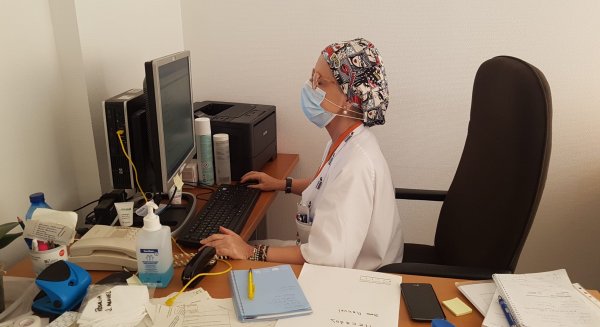El Hospital Clínico ofrece cuidados nutrcionionales a distancia a más de un millar de pacientes
