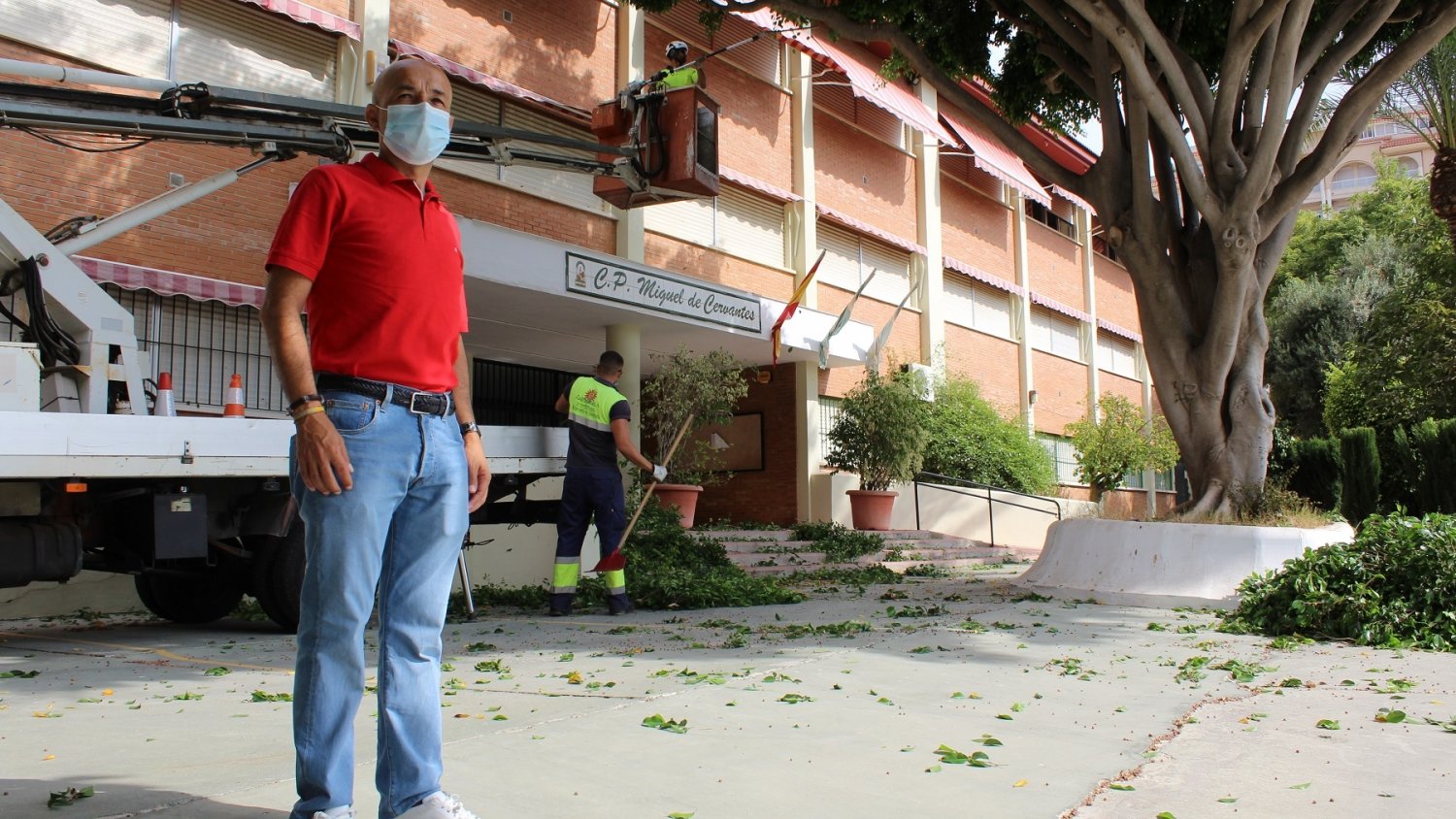 Fuengirola desarrolla un Plan de Actuación en las zonas verdes de los colegios de la ciudad