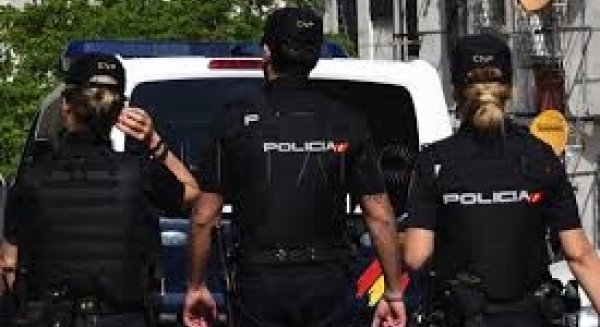 Policía Nacional detiene a un fugitivo francés reclamado en su país por un delito contra el orden público