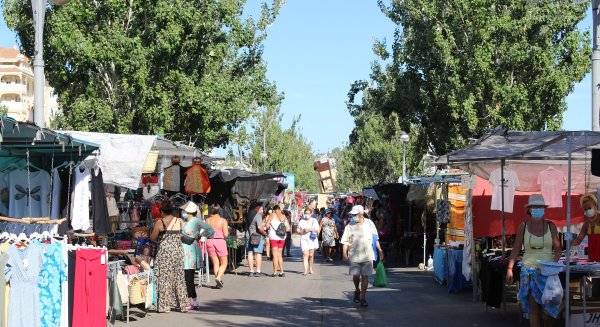 El Ayuntamiento de Fuengirola refuerza la seguridad y las medidas higiénico sanitarias en los mercadillos