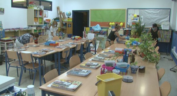 Fuengirola comienza una limpieza a fondo de todos los colegios de cara al comienzo del curso