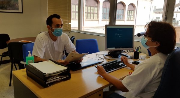 Las enfermeras del Regional de Málaga realizan 40.000 intervenciones al año con pacientes crónicos