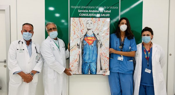 El Clínico recibe un cuadro de agradecimiento a la labor de su personal en la pandemia por Covid19