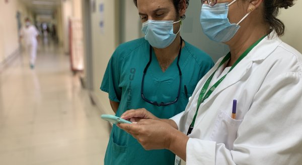 El Clínico informa a sus profesionales vía SMS de los resultados de las pruebas de COVID-19