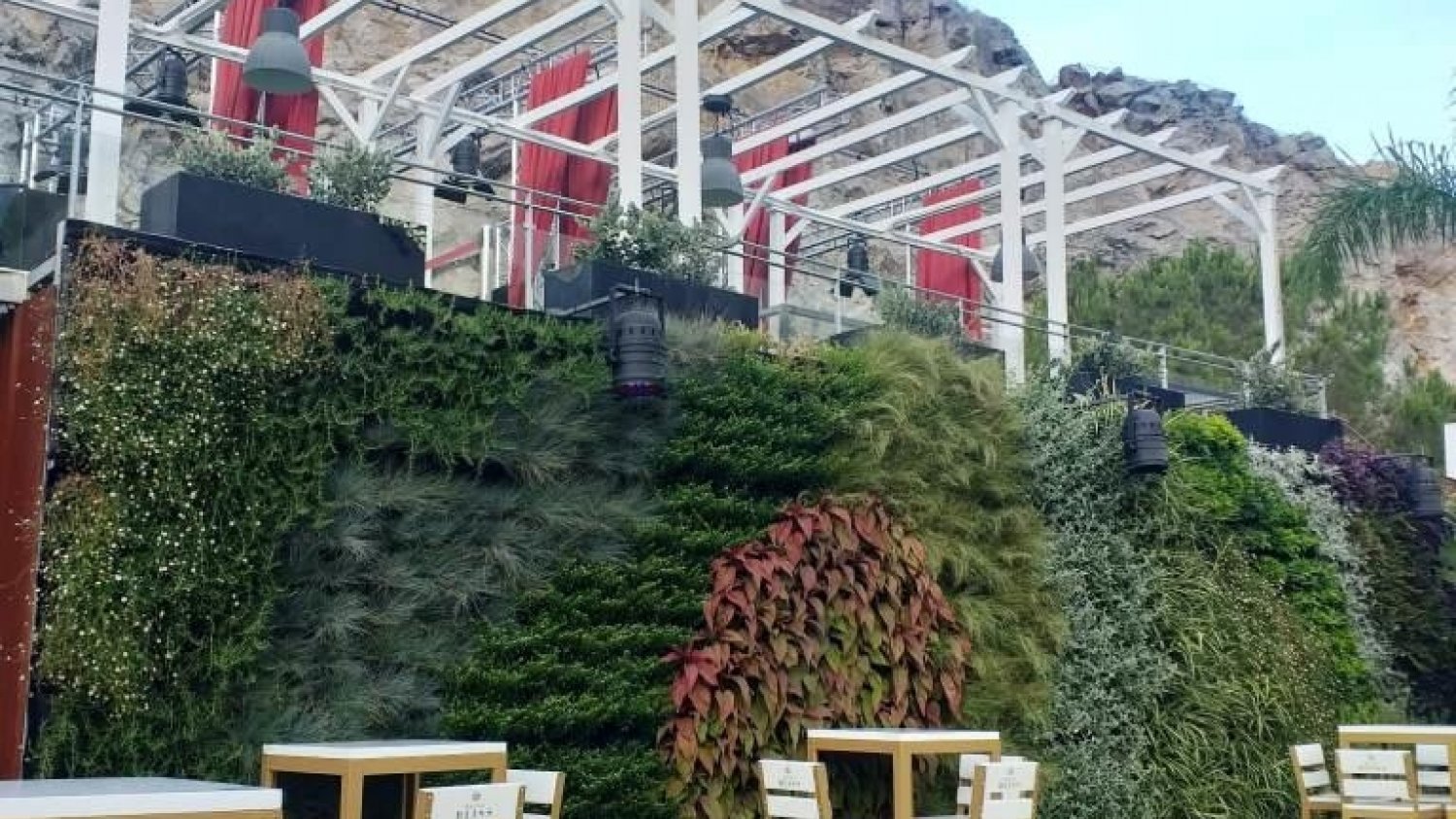 Agrojardín diseña otro año más los espacios verdes del Festival Starlite Marbella