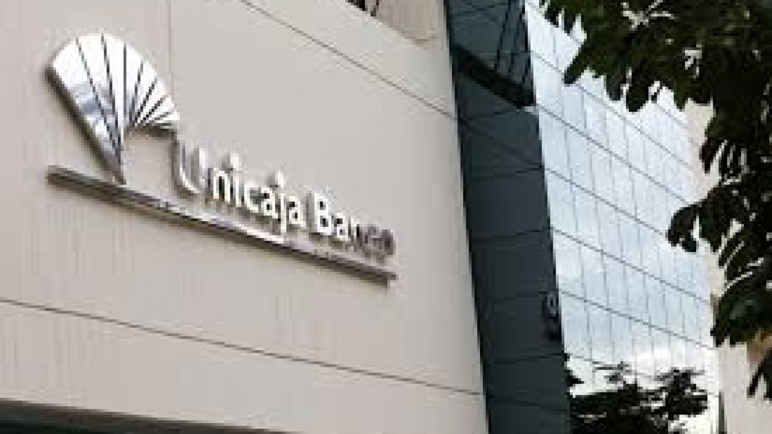 Unicaja Banco estima que el PIB en Andalucía puede descender entre 11,9 y 14,7%