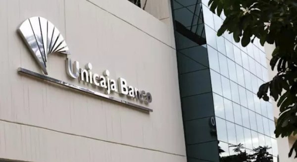 Unicaja Banco gana 61 millones en el primer semestre tras dotar provisiones por 103 millones