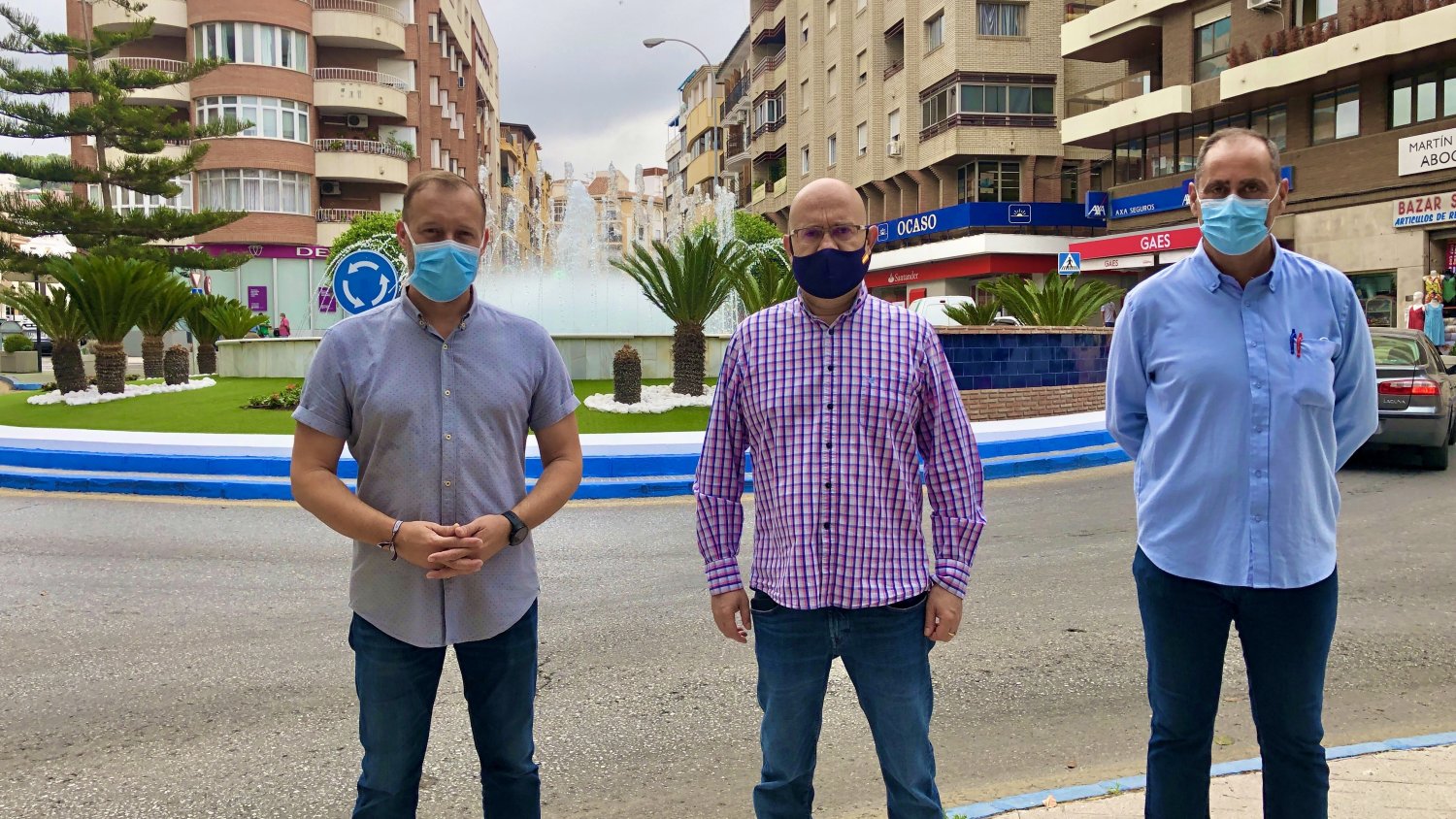 Medio Ambiente finaliza la remodelación integral de la glorieta de la plaza Reyes Católicos de Vélez-Málaga